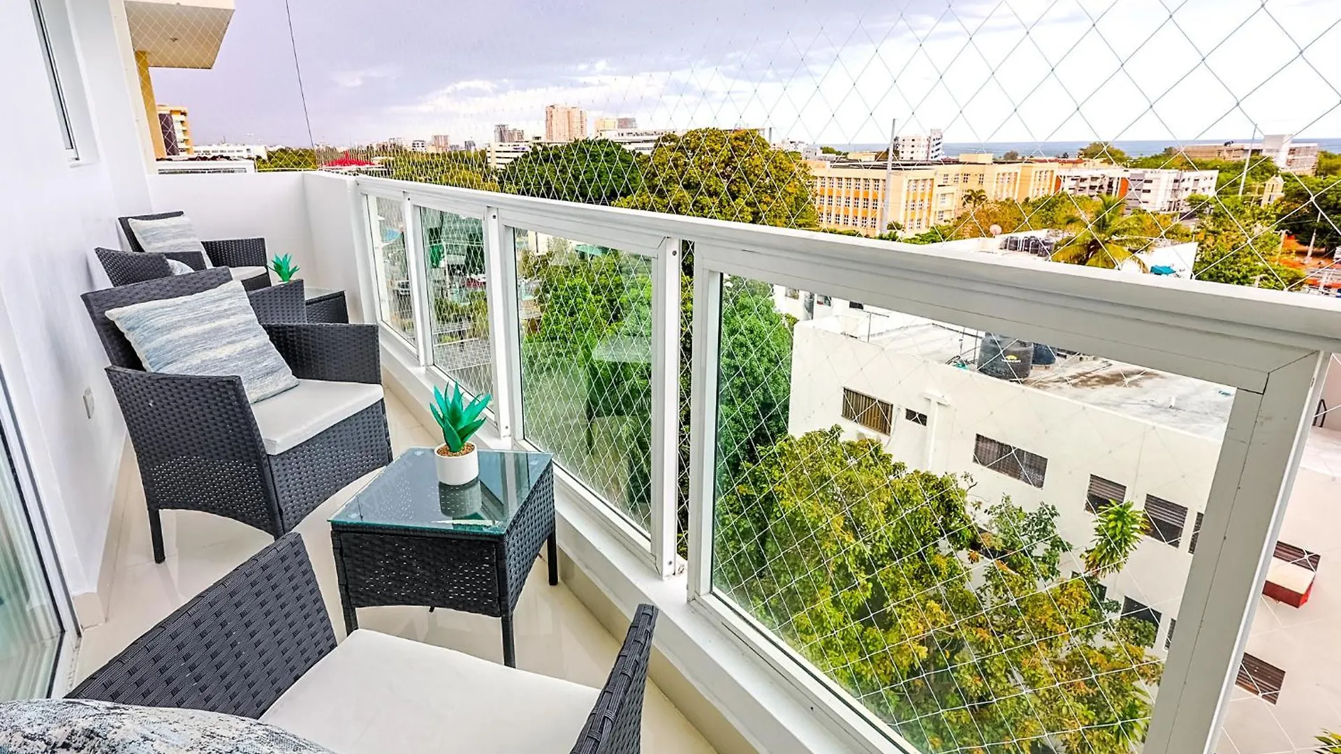 Cozy City Center 2Bd Condo, Santo Domingo Dominican Republic