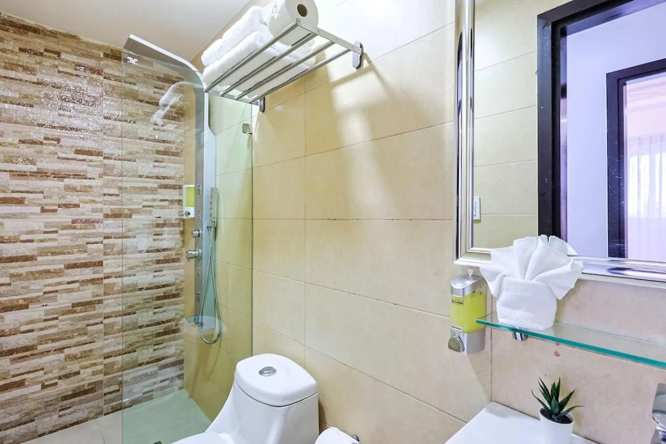 Cozy City Center 2Bd Condo, Santo Domingo Apartment
